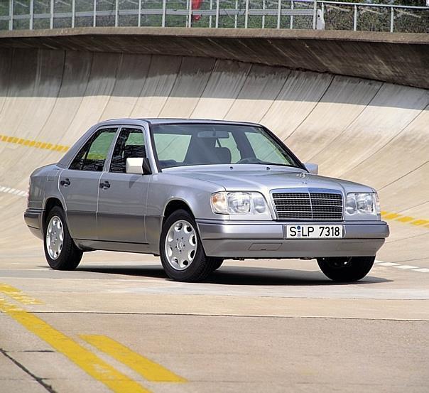 Klassische Linie: Die Limousine der Mercedes-Benz Baureihe W 124 (1984 bis 1996).